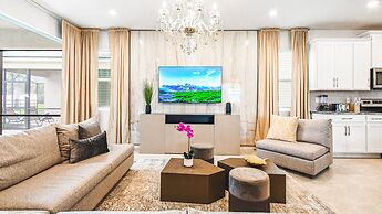 Luxury Retreat: Pool, Water Park, Near Disney