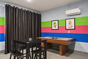 Spacious Family Reunion 15br Home Pool Spa Game Rm