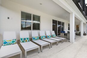 Spacious Family Reunion 15br Home Pool Spa Game Rm