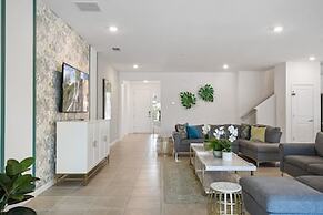 Spacious Family Reunion 15br Home Pool Spa Game Rm