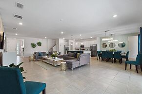 Spacious Family Reunion 15br Home Pool Spa Game Rm