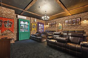 Private Theater Game Loft 10br Villa Pool Spa