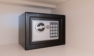 2BR Family Apt Puente de la Mujer View