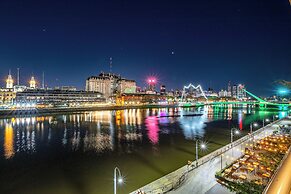 2BR Family Apt Puente de la Mujer View