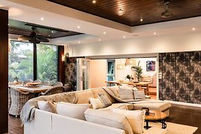 Peninsula Villa Retreat With Pool Hot Tub