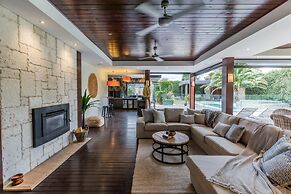 Peninsula Villa Retreat With Pool Hot Tub