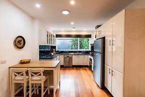 Peninsula Villa Retreat With Pool Hot Tub