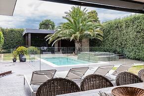 Peninsula Villa Retreat With Pool Hot Tub