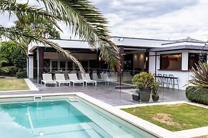 Peninsula Villa Retreat With Pool Hot Tub