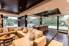 Peninsula Villa Retreat With Pool Hot Tub