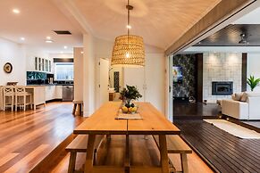 Peninsula Villa Retreat With Pool Hot Tub