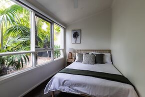 Peninsula Villa Retreat With Pool Hot Tub