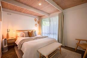 Sol Coastal Retreat - Outdoor Spa and Sauna