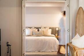 Sol Coastal Retreat - Outdoor Spa and Sauna