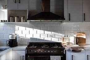 Sol Coastal Retreat - Outdoor Spa and Sauna