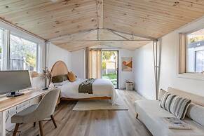 Sol Coastal Retreat - Outdoor Spa and Sauna