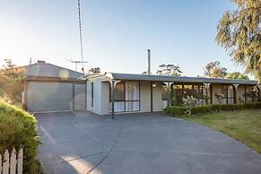 Sol Coastal Retreat - Outdoor Spa and Sauna