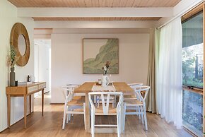 Sol Coastal Retreat - Outdoor Spa and Sauna