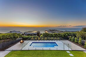 Clifftop Family Retreat With Views Pool