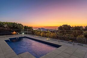 Clifftop Family Retreat With Views Pool