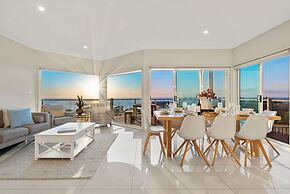 Clifftop Family Retreat With Views Pool