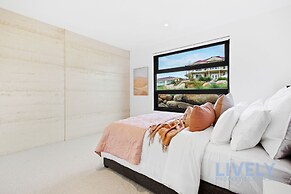 Bayview Luxe Entertainer Pool World Class View
