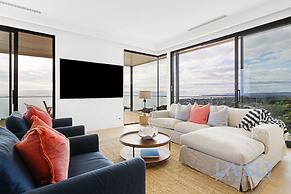 Bayview Luxe Entertainer Pool World Class View