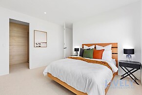 Bayview Luxe Entertainer Pool World Class View