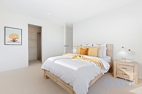 Bayview Luxe Entertainer Pool World Class View