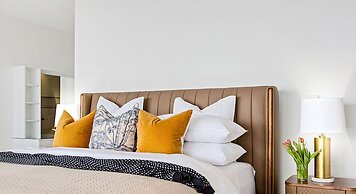 Bayview Luxe Entertainer Pool World Class View