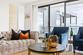 Bayview Luxe Entertainer Pool World Class View