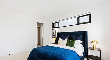 Bayview Luxe Entertainer Pool World Class View