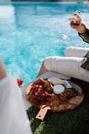 Bayview Luxe Entertainer Pool World Class View