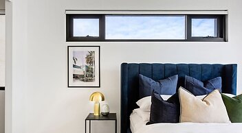 Bayview Luxe Entertainer Pool World Class View