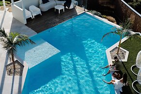 Bayview Luxe Entertainer Pool World Class View