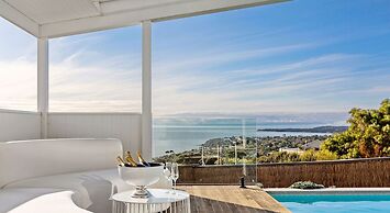 Bayview Luxe Entertainer Pool World Class View