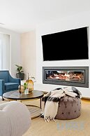 Bayview Luxe Entertainer Pool World Class View