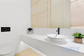 Bayview Luxe Entertainer Pool World Class View