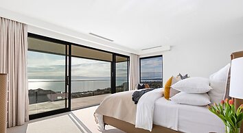 Bayview Luxe Entertainer Pool World Class View