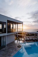 Bayview Luxe Entertainer Pool World Class View