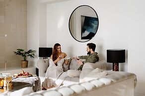 Bayview Luxe Entertainer Pool World Class View