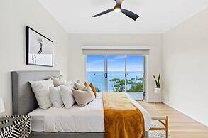 Clifftop Luxury With Spectacular Ocean Views