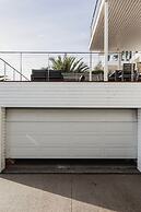 Clifftop Luxury With Spectacular Ocean Views