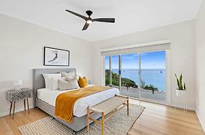 Clifftop Luxury With Spectacular Ocean Views