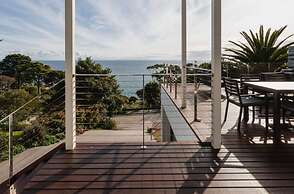 Clifftop Luxury With Spectacular Ocean Views