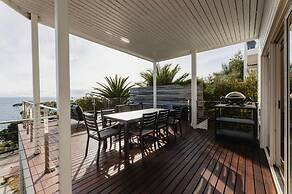 Clifftop Luxury With Spectacular Ocean Views