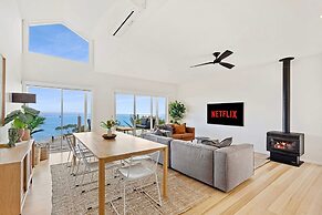 Clifftop Luxury With Spectacular Ocean Views