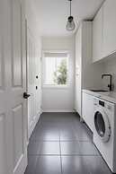 Clifftop Luxury With Spectacular Ocean Views