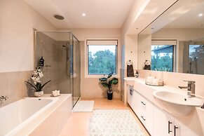 Hamptons Inspired Luxury