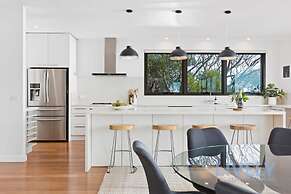 The Ocean s Edge Luxury Entertainer With Views